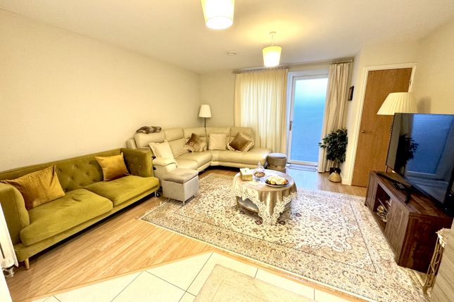 Greenford, Greater London, UB6 2 bed apartment for sale