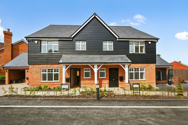 Winter Place, Crowborough, TN6 3 bed semi