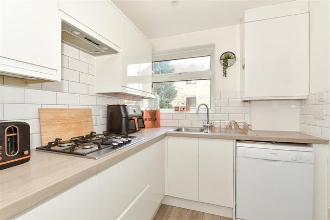 York Close, Horsham, West Sussex 3 bed maisonette for sale