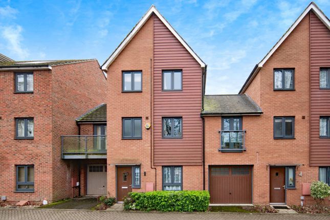 Ruskin Grove, Maidstone ME15 5 bed townhouse for sale