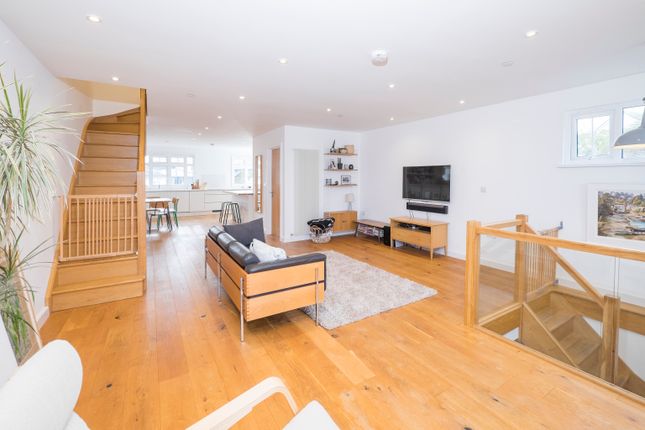 2 bedroom maisonette for sale