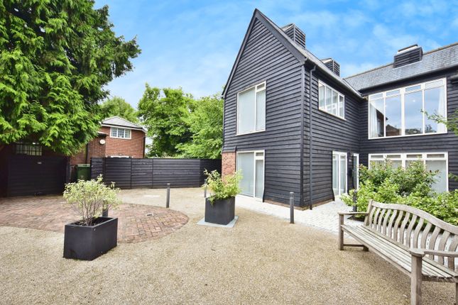 3 bed end terrace house