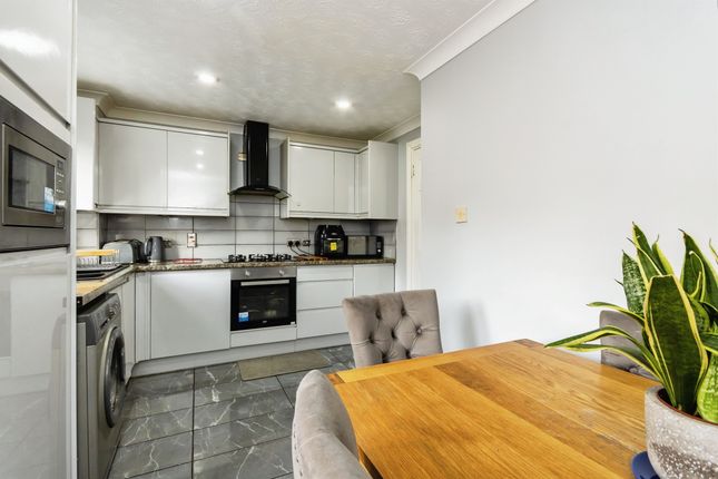3 bedroom town house for sale