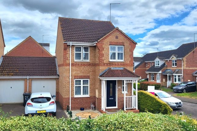 3 bedroom link detached house for sale