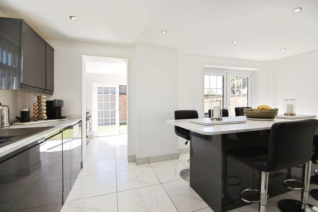4 bed detached house