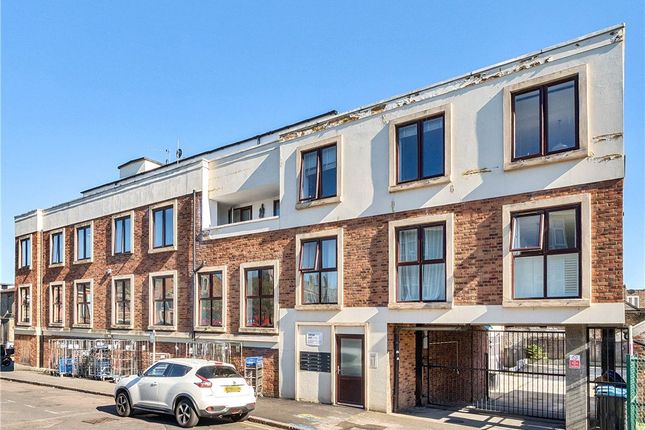 Suffolk Road, London, SE25 2 bed apartment for sale