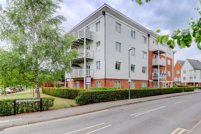 Chesterfield House, High Wycombe HP11 2 bed apartment for sale
