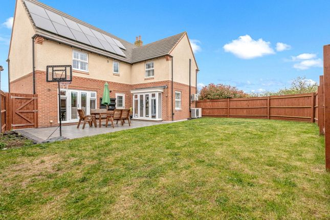 Wright Close, Leicester LE8 5 bed detached house for sale