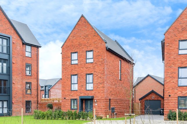 4 bed detached house