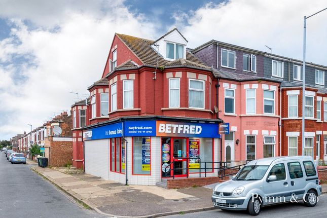 &     Arundel Road, Great Yarmouth NR30 3 bed duplex for sale
