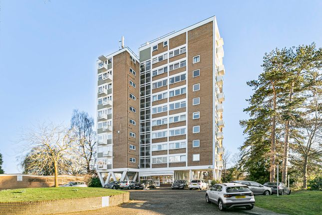 Guildford Road, Woking, Surrey, GU22 2 bed apartment for sale