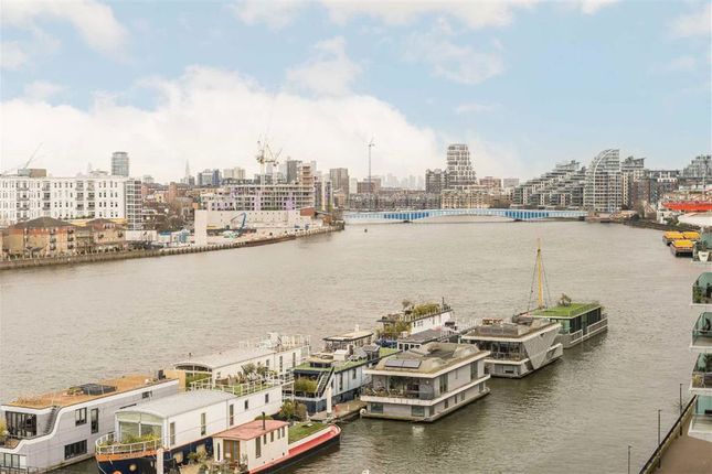 Point Pleasant, London SW18 3 bed flat for sale