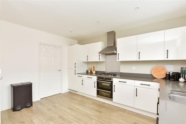 4 bed detached house