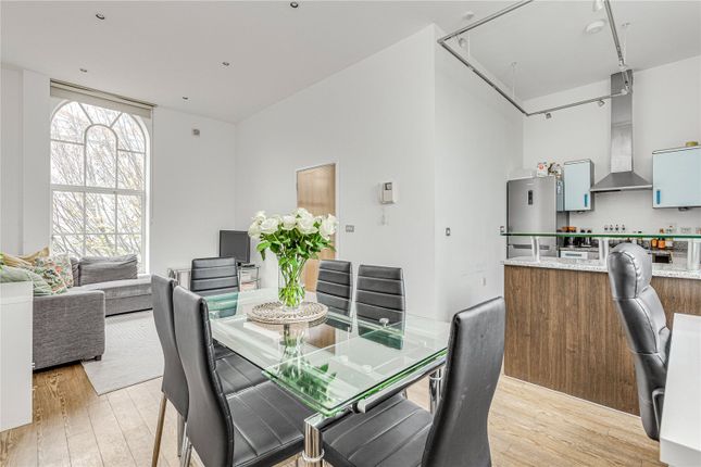 Crowther Close, London 2 bed flat for sale