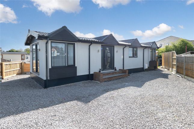 Stopsley Mobile Home Park, Luton LU2 3 bed bungalow for sale