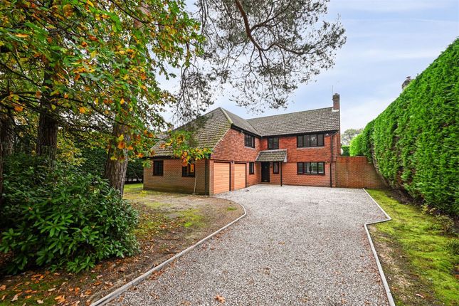 Hook Heath Road, Surrey GU22 5 bed detached house for sale