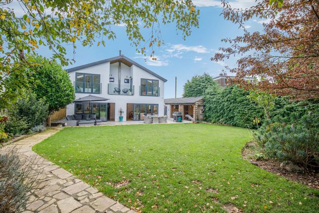5 bed detached house