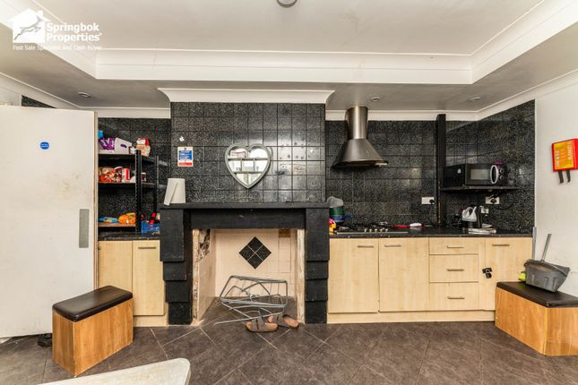 5 bedroom terraced house for sale
