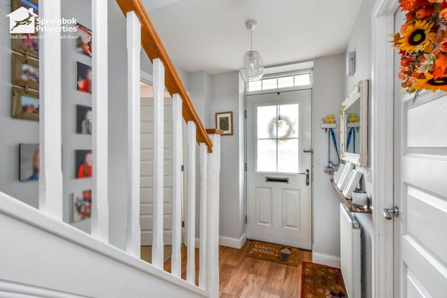 4 bed detached house