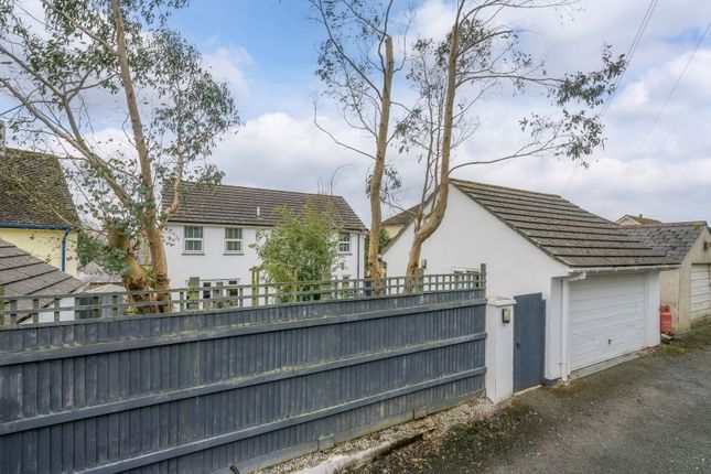 4 bed detached house