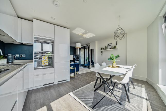 Masons Hill, Bromley 2 bed apartment for sale