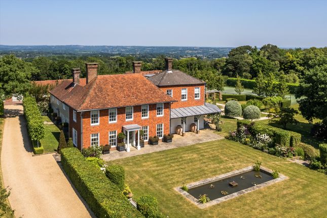 6 bedroom detached house for sale