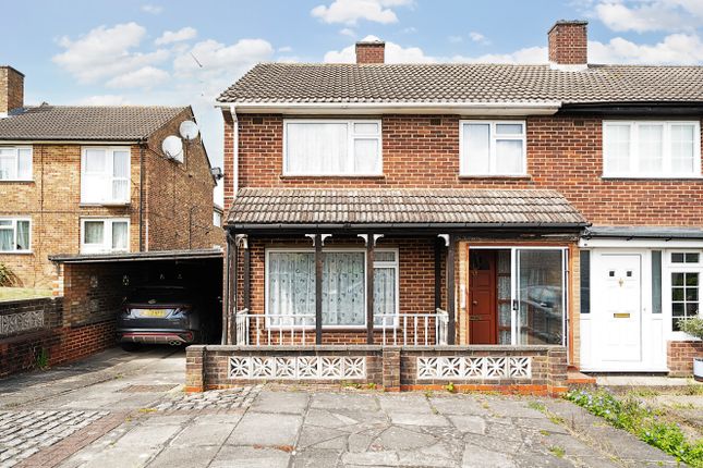 Pine Road, Friern Barnet, London, N11 3 bed end of terrace house for sale