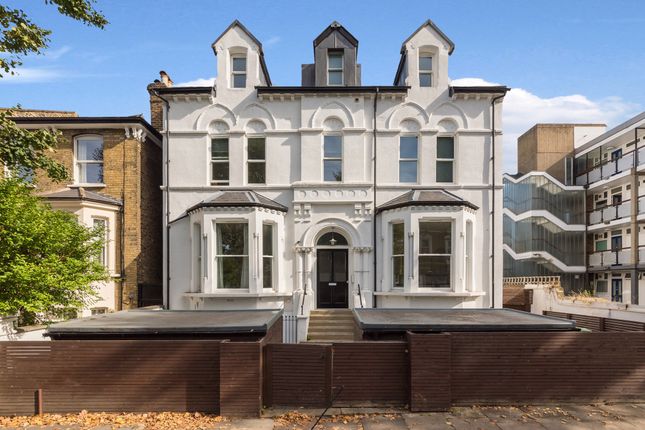 Barry Road, East Dulwich, SE22 2 bed apartment for sale