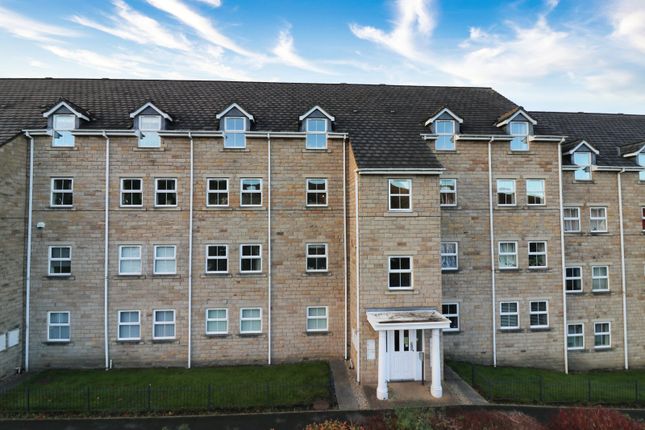 3 bedroom flat for sale