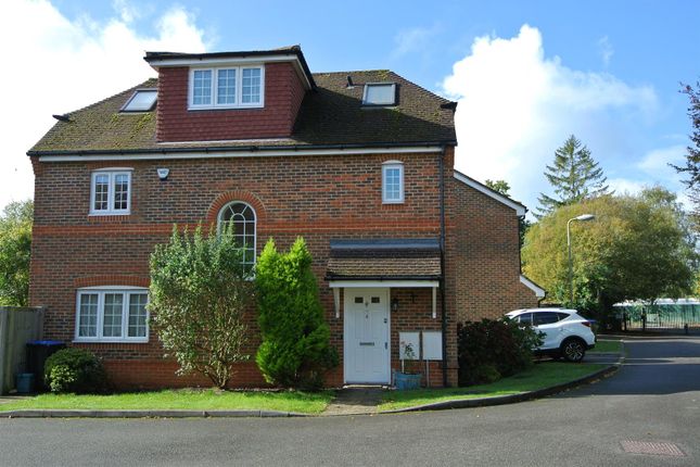 Fircroft Road, Englefield Green TW20 4 bed house for sale