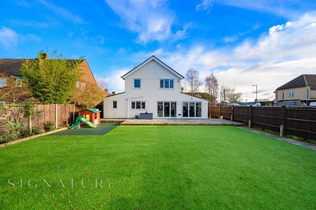 Langley Lane, Abbots Langley 3 bed detached house for sale