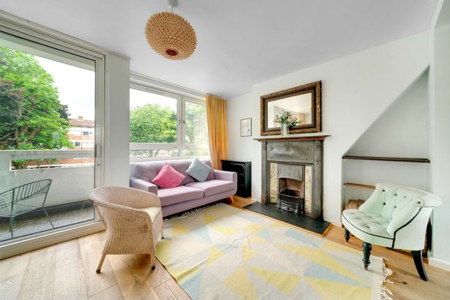 Pownall Road, London E8 3 bed apartment for sale