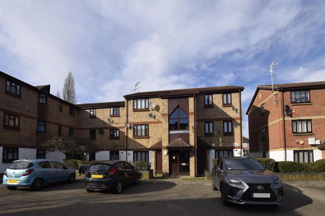 72 Alliance Close, WEMBLEY 1 bed flat for sale