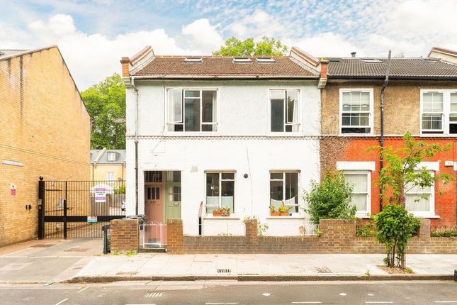 3 bedroom flat for sale