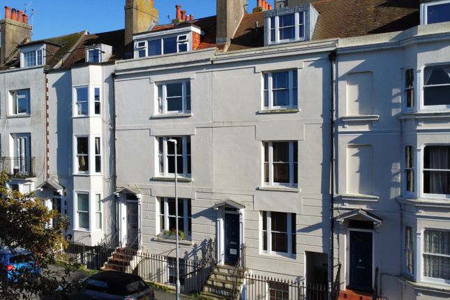 Dorset Gardens, Kemptown, Brighton, BN2 2 bed maisonette for sale