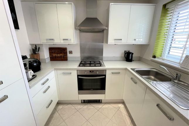 2 bedroom semi-detached house for sale