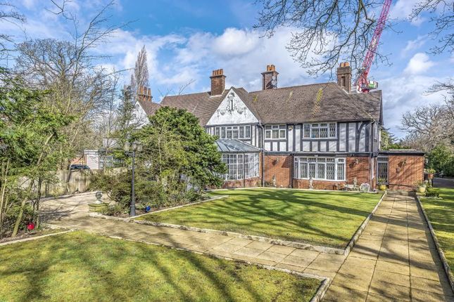 The Bishops Avenue, London N2 6 bed semi