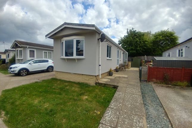 Orchard Park, Littlehampton, BN16 2 bed park home for sale