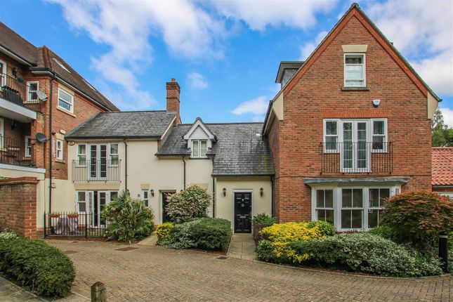 Sawyers Grove, Brentwood 2 bed maisonette for sale
