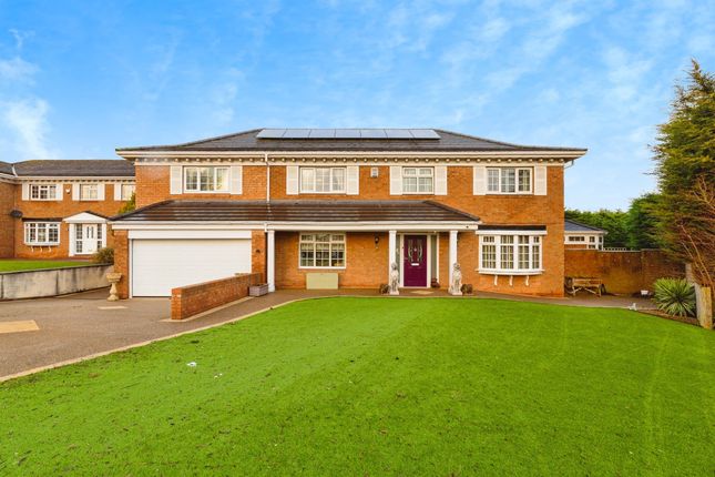 4 bed detached house