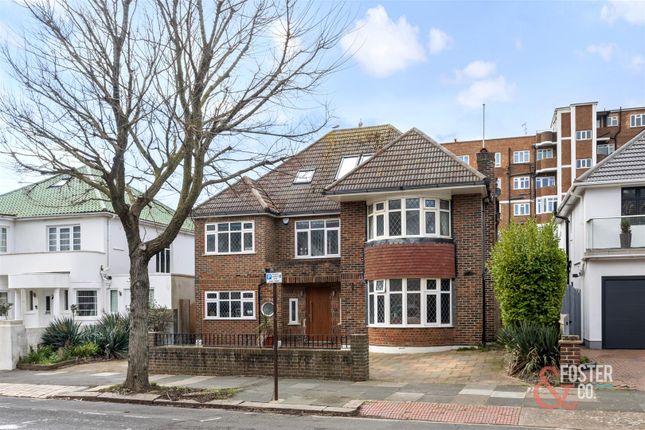 6 bedroom detached house for sale