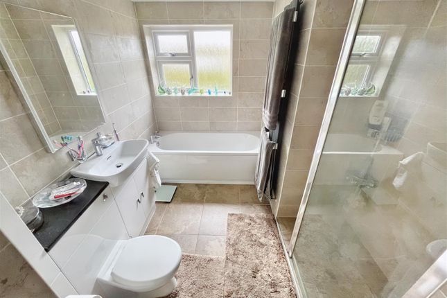 Hoarestone Avenue, Whitestone, Nuneaton 4 bed detached house for sale
