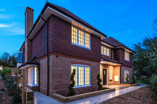 HOOK HEATH 5 bed detached house for sale