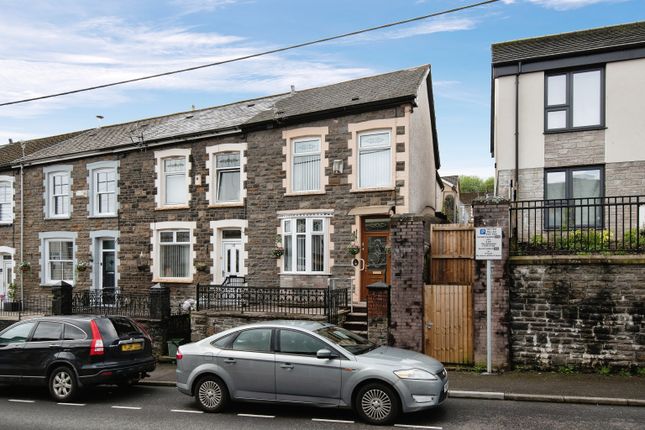 3 bed end terrace house