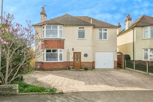 4 bed detached house