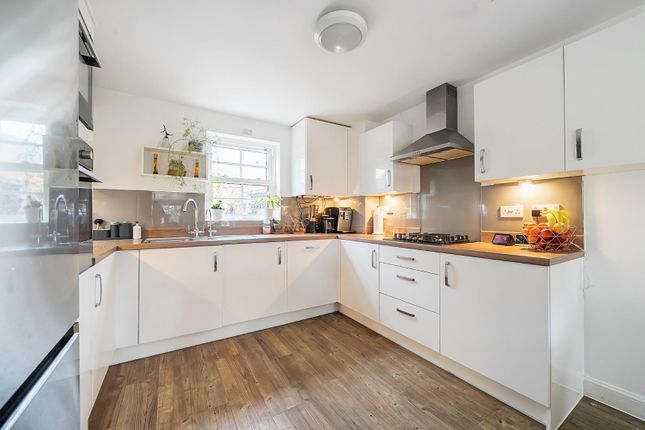 4 bed detached house