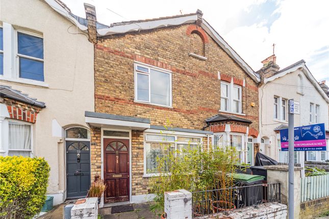 Queens Road, London, N11 3 bed terraced house for sale