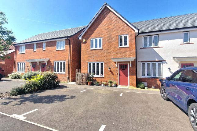 Hankley Common, Bracknell RG42 3 bed end of terrace house for sale