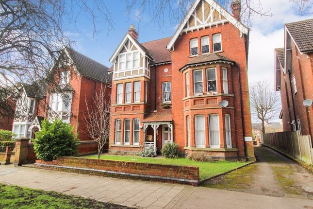 De Parys Avenue, Bedford MK40 1 bed ground floor flat for sale