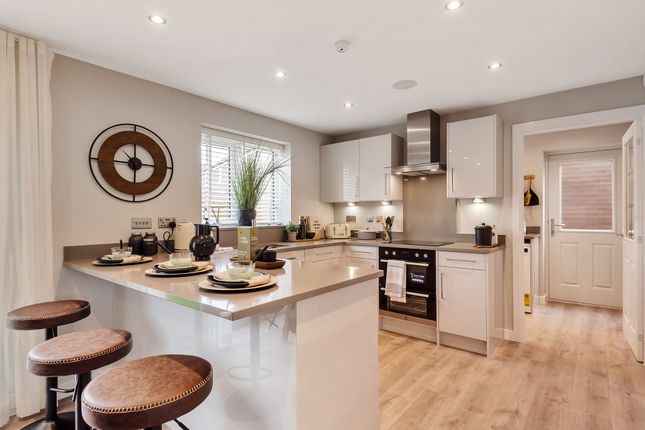 4 bed detached house